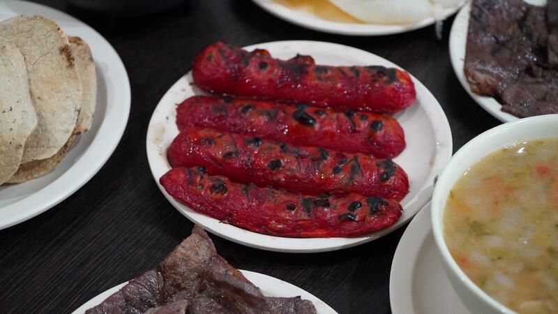 Salchichas asadas al carbón